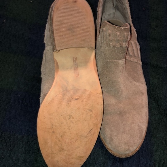 Vince Camuto brown ankle booties sued style fit like a size 7 rounded toe heeled - Picture 7 of 8